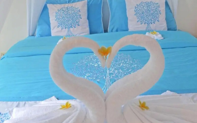 Lagoona Beach Bungalows – Guest Rooms – Batukaras