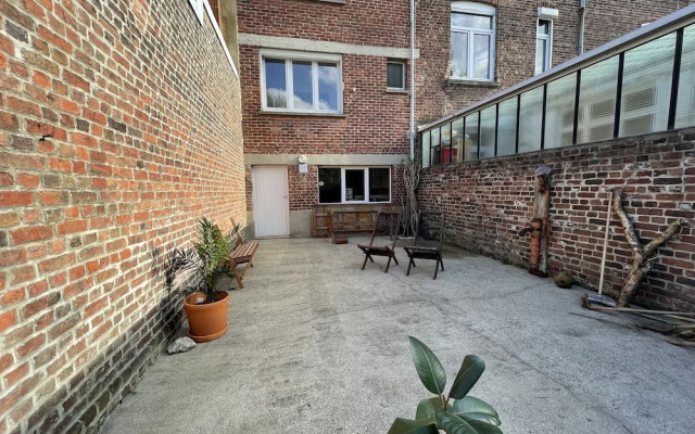 Belle maison avec grand jardin et garage