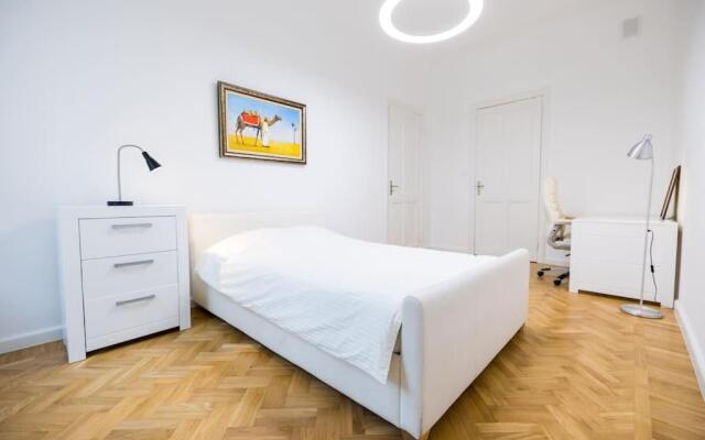 Art Nouveau Residence - 210 m2