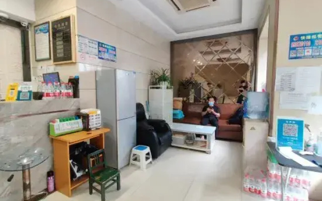 Shanghai Wangyue Hotel (Fangdian Road Subway Station)