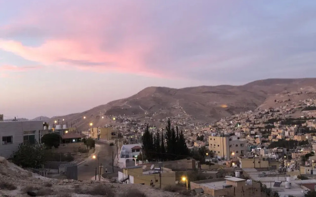 Beit Alshabaan Inn