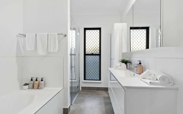 Trinity Oasis Spa BBQ Family Retreat