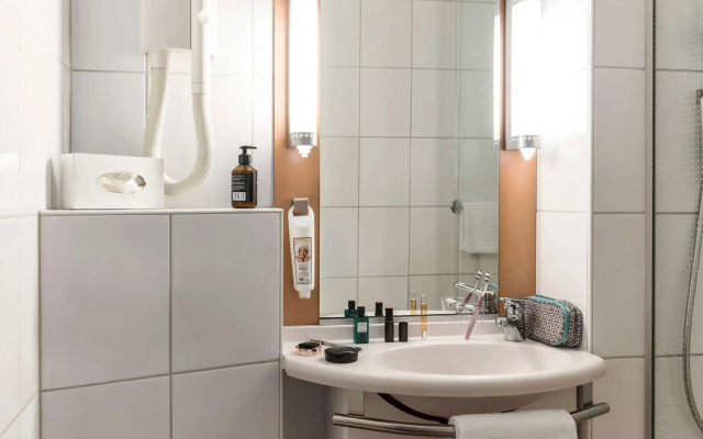 ibis Sion Hotel