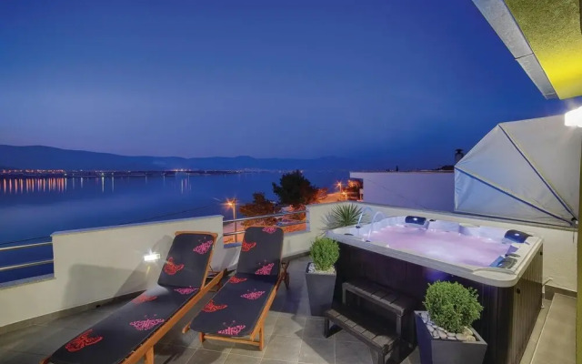 Beautiful Home in Trogir With Jacuzzi, Wifi and 1 Bedrooms