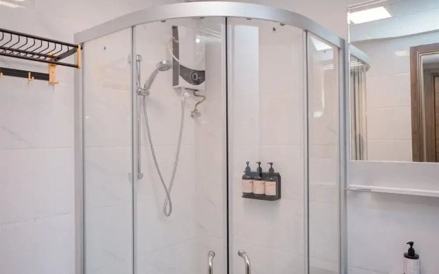 Comfortable and Best View 3BR Apartment Sky House BSD