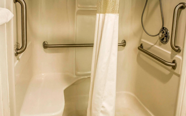 Rodeway Inn & Suites Roseburg