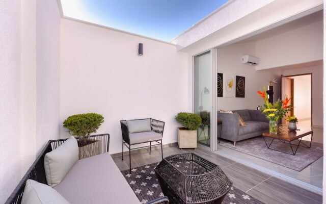 C A L Suites