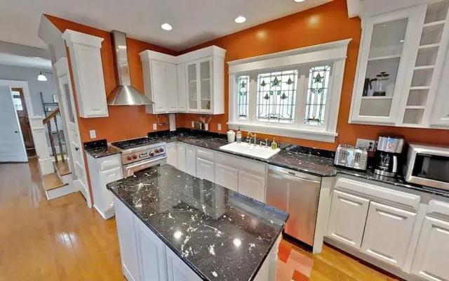 Linden Hills Luxury Charmer