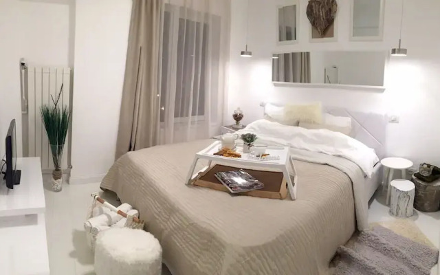 Metropole Apartments Romana Square