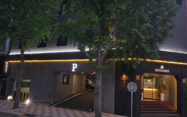 The BS Hotel