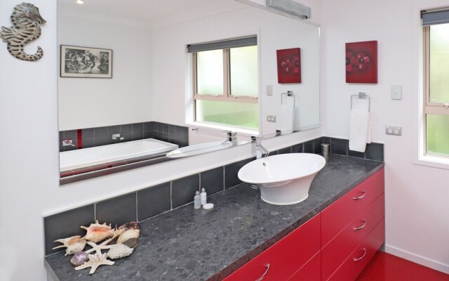 Hideaway in Harrowfield