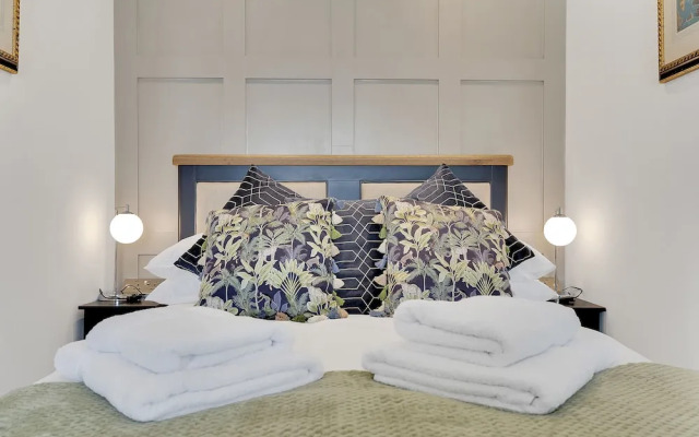2 Bed - Hoe Heights by Smart Welcomes