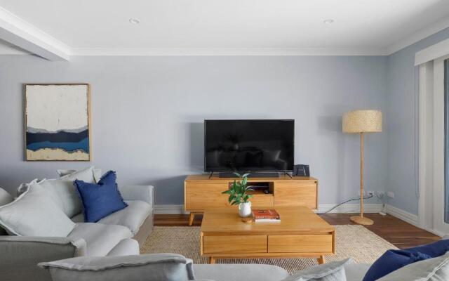 Coastal Charm 24A
