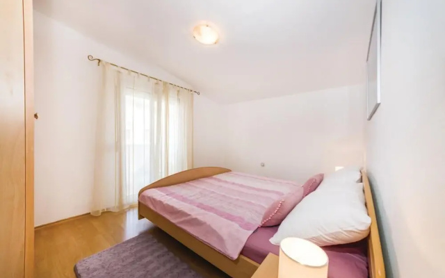 Amazing Home in Privlaka With 6 Bedrooms and Wifi
