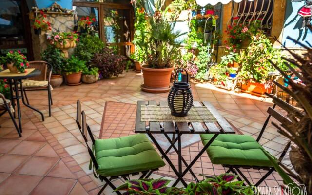 La Finestra sul Cortile