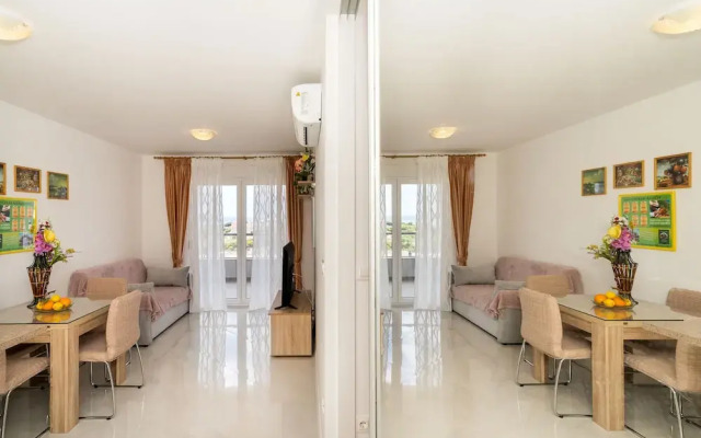 A2 - Modern apt With the Terrace & sea View