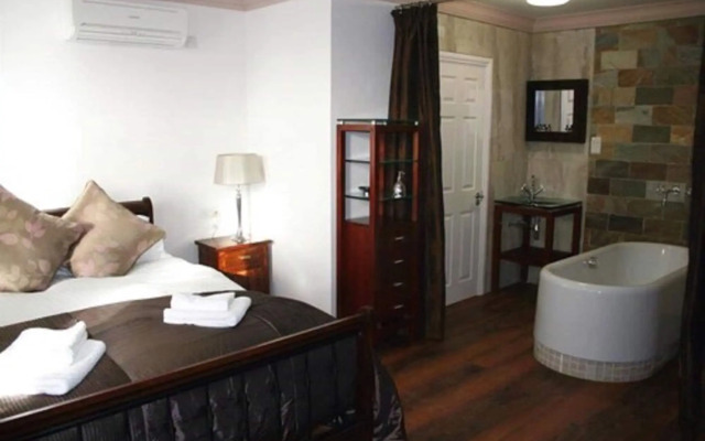 Leaside Hotel