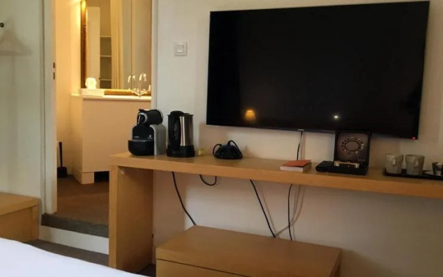 Maison DHôtes LArbre Rouge