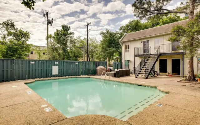 Stylish Condo w/ Pool in Knox Henderson!