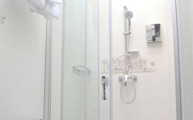 Classic Courtyard – Bathroom – Beijing