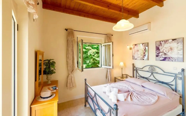 Light Filled Villa in Maroulas Crete With Private Pool