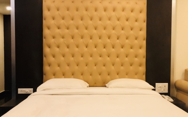 Golden Parrk