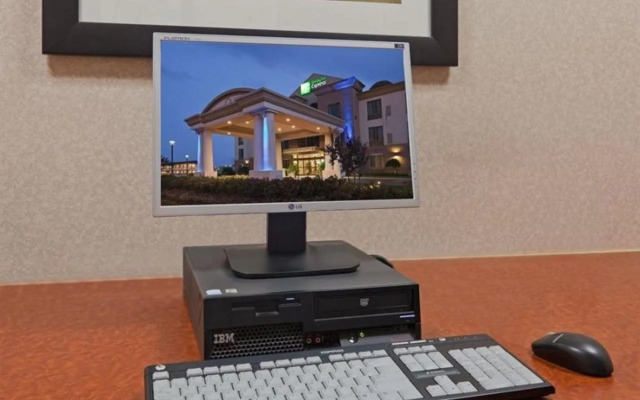 Spark by Hilton Guelph