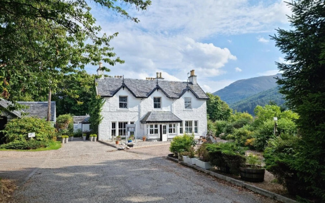 Loch Leven Hotel & Distillery