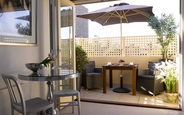 Andre's Mews Luxury Serviced Apartments