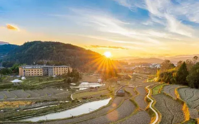 Nanjing lvju  Inn (Tengchong mayugu hot spring)