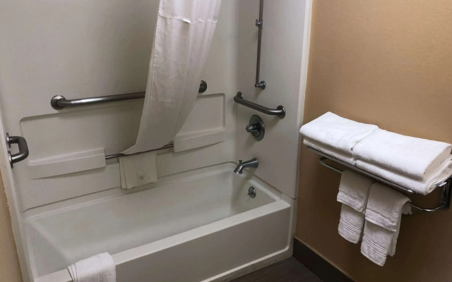 Days Inn by Wyndham Columbus