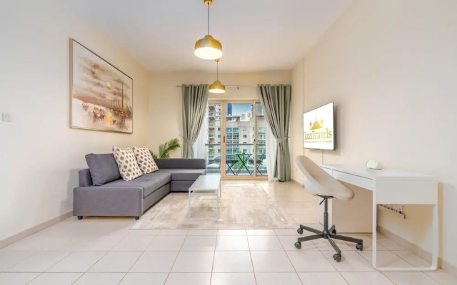 Luxe 1BD Sleeps 4 Parking Pool Gym