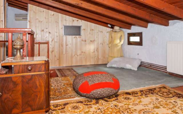 Restful Apartment in Istiaia With Patio