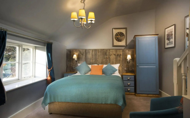 The Ostrich Inn