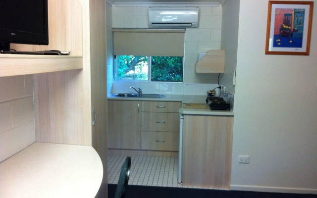 Mango Tree Motel