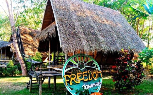 Giant House Riverside