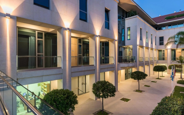 Trianon Luxury Apartments & Suites