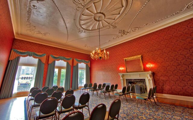 Menger Hotel