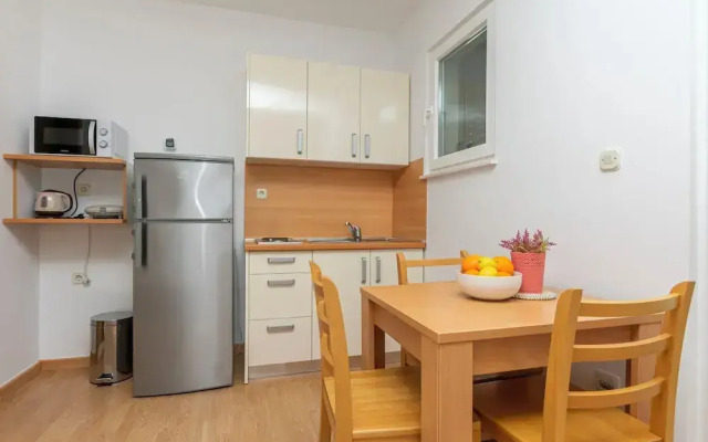 Apartments Villa Milas With Pool