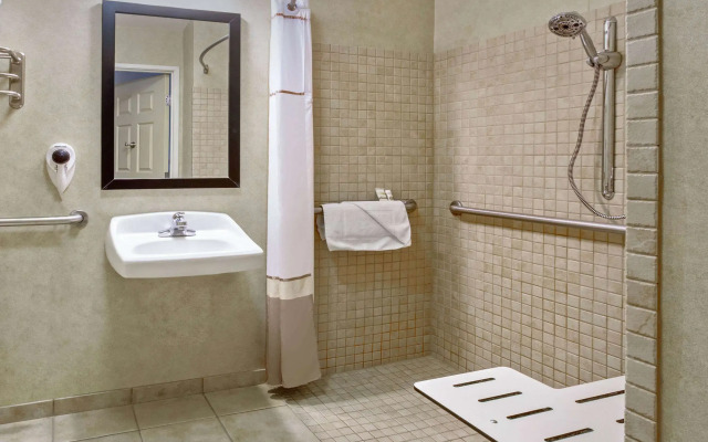 La Quinta Inn & Suites by Wyndham Paso Robles