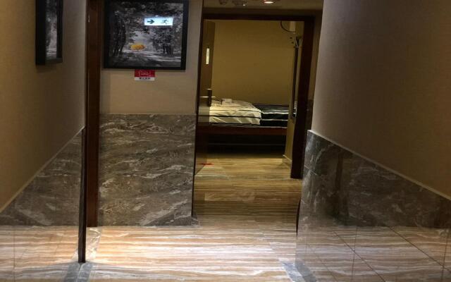 Rich Hotel