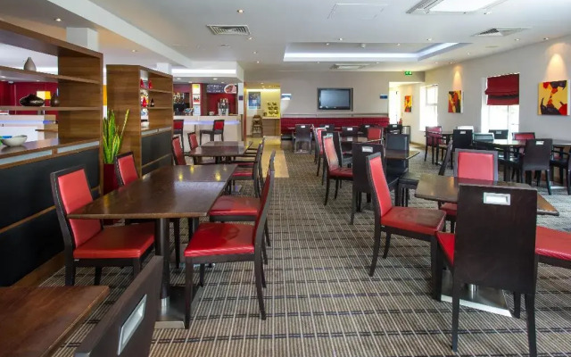 Holiday Inn Express Birmingham - Oldbury by IHG