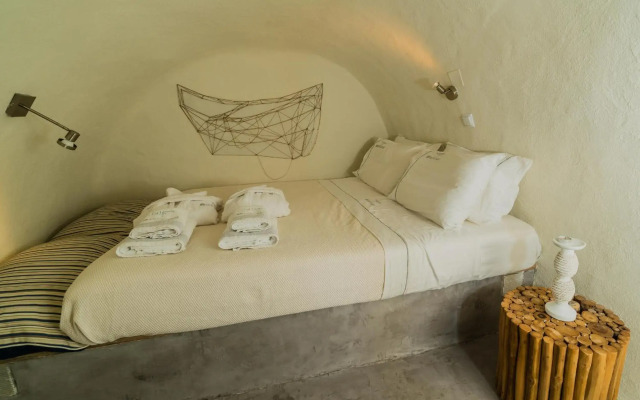 Kaleidoscope Cave Houses Oia