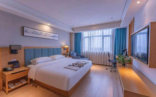 Huanpeng Holiday Hotel