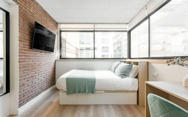 Square Rooms by Charming