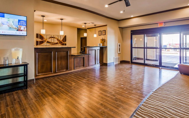 Best Western Plus Seminole Hotel & Suites