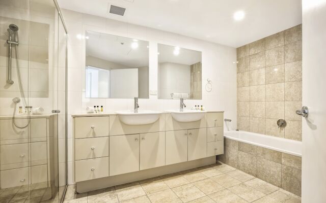 Pyrmont Harbour View Penthouse