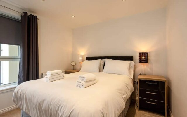 Comfy 2 Bedroom Apartment Near Edinburgh City Centre