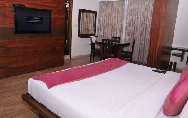 OYO 7361 Meenal Hotel