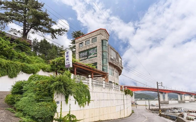 Tongyeong Gaetbawi Pension